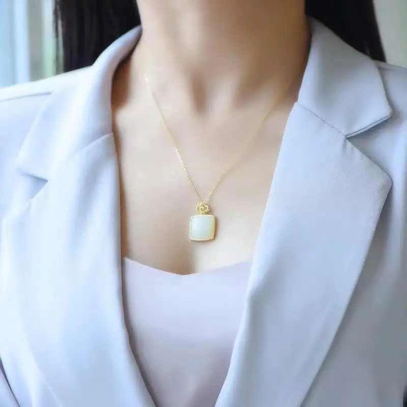 

Natural Hotian Jade Pendant White Jade South Red Clavicle Chain Sterling Silver Inlaid Gilding Craft Long-Lasting Color Retainin