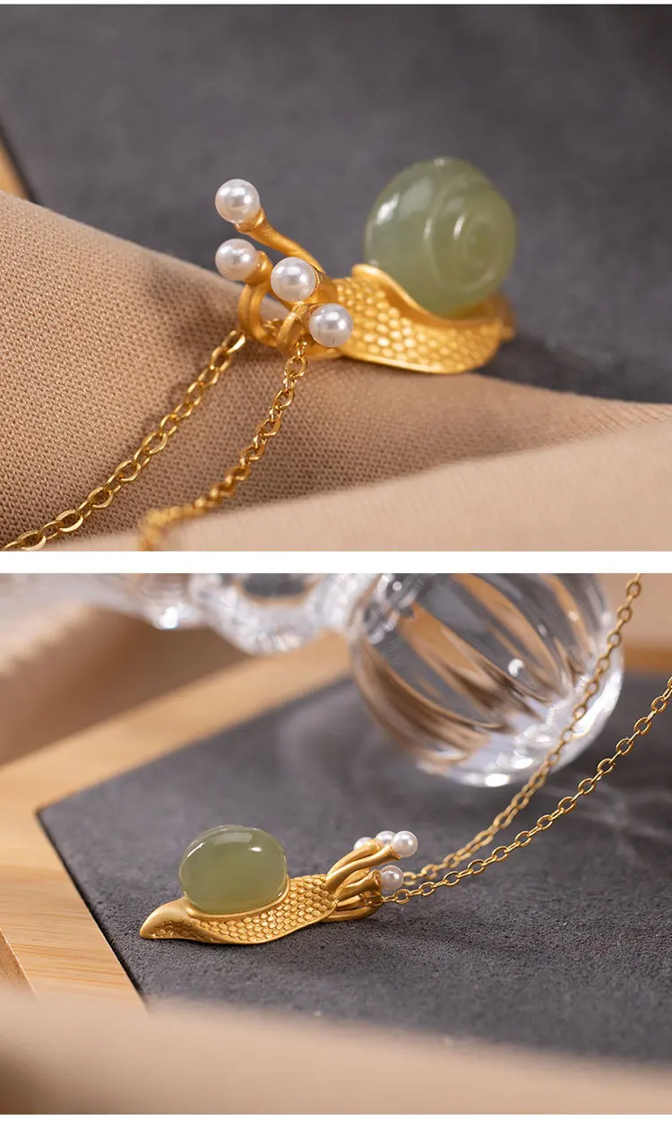 

925 Silver Creative Animals Snail Pendants Necklaces for Women Natural Green Jade Pearls Snail Necklaces Real 925 Silver Jewelry