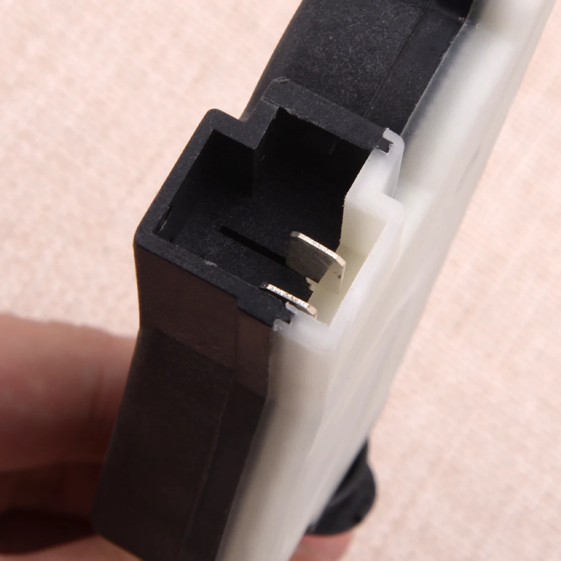 

CITALL 78850-CD06B 2 Pin Fuel Door Lock Latch Actuator Fit For Nissan 350Z 2003 2004 2005 2006 2007 2008