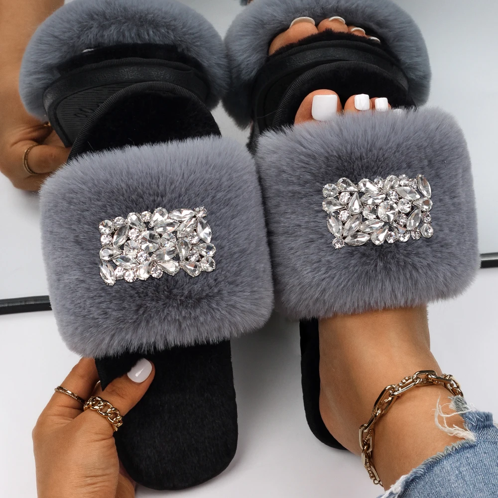

Women Fluffy Slippers Rhinestone Decor Fur Sandals Luxury Glitter Faux Fur Slides Flat Flip Flops Designer Slippers Casual Shoes