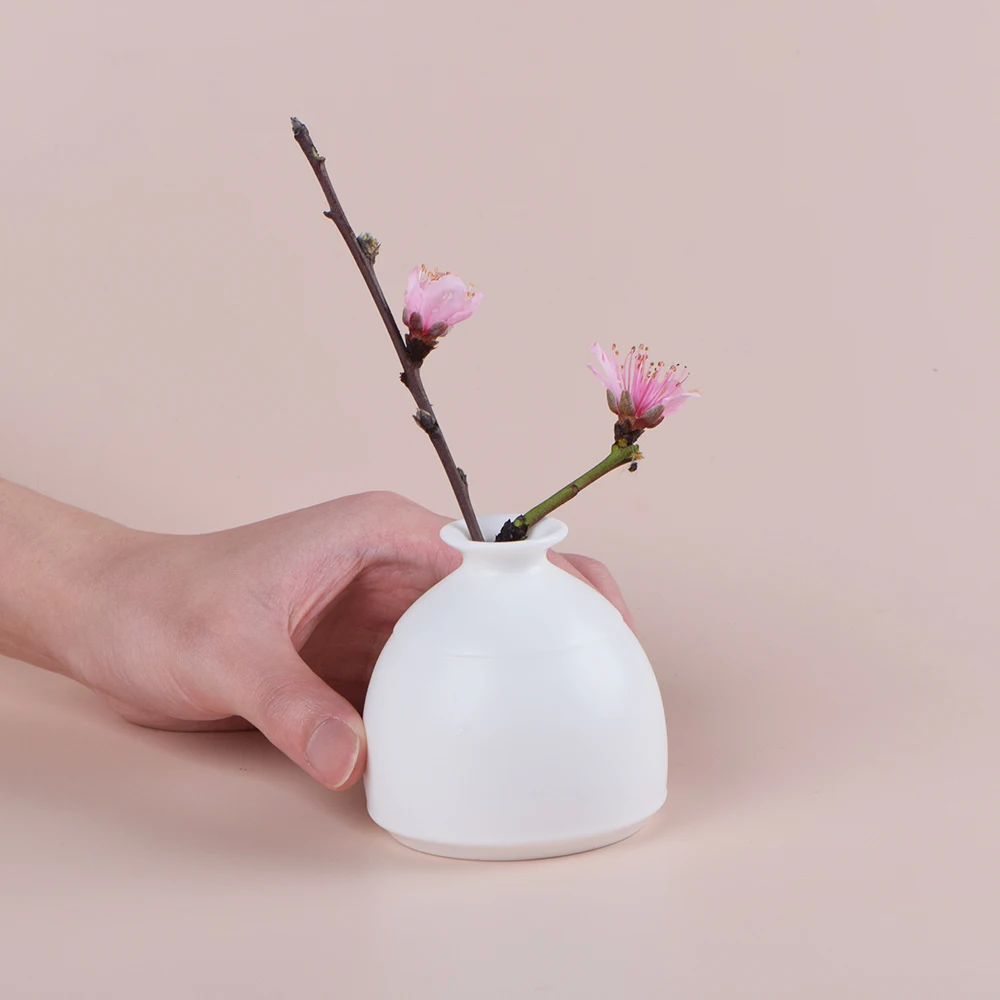 

Kung-fu tea set, tea ceremony accessories, porcelain vase, tea table, white porcelain dry flower, flower arrangement