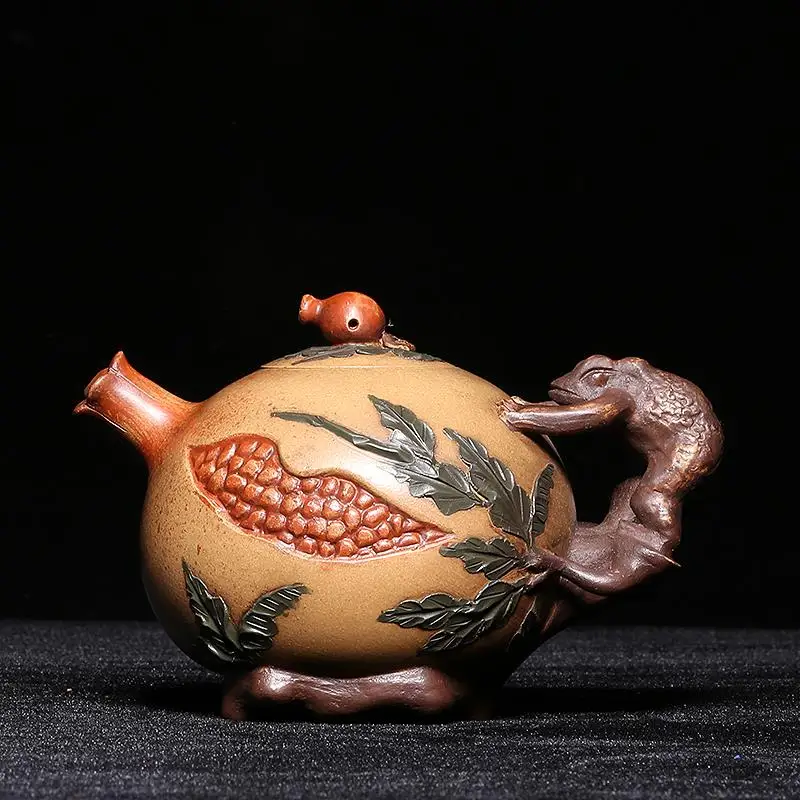 

Оригинальный чайный горшок Yixing из бутика, сырая руда, фиолетовая глина, гранатовые чайники, чайник с фильтром для красоты, чайник ручной раб...