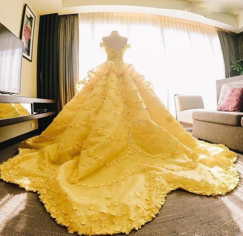 Beauty Princess Yellow Ball Gown Quinceanera Dresses Long 3D Flower Appliques Backless Prom Dress Party Gowns Court Train |