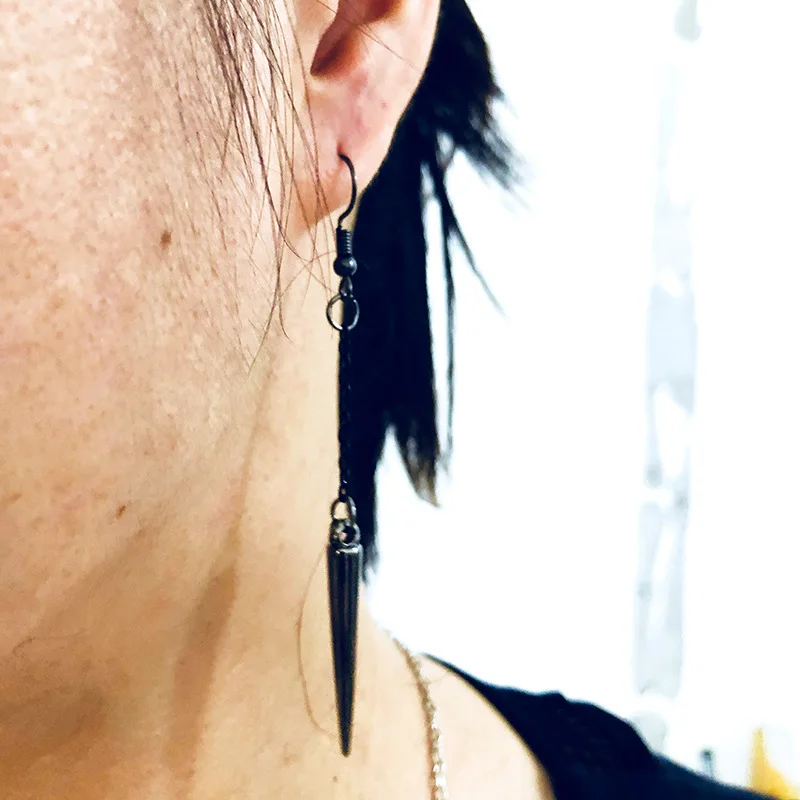 

Gothic 8 Chain Tassel Long Rivet Earrings Lucky Black Punk Needle Earrings Women Fashion Accessories Pendant