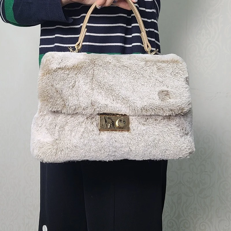 

Autumn and Winter New Plush Handbag Leisure Exquisite Simple Messenger Women's Suture Splicing Buckle Single Shoulder Bag Niche