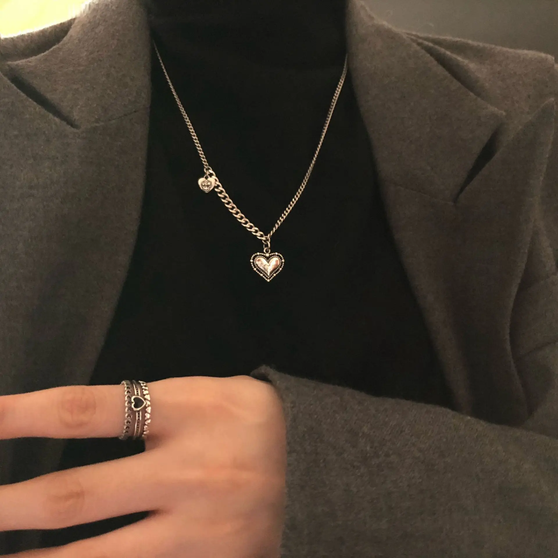 

FMILY Minimalist 925 Sterling Silver Sweet Peach Heart Letter Necklace Retro Temperament Clavicle Chain for Girlfriend Gift