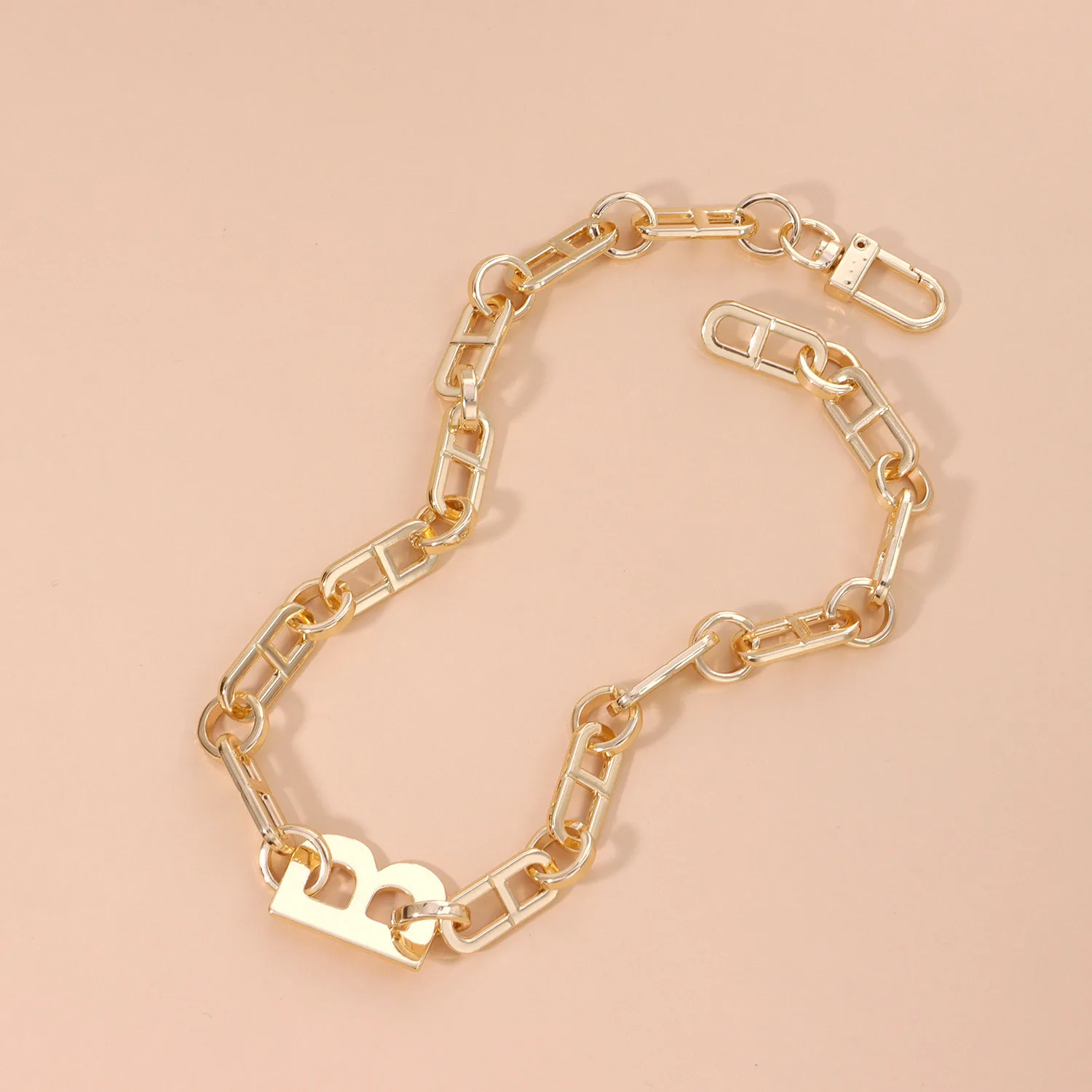 

Exaggerated Letter B Thick Chain Necklace Female Ins Trend Light Luxury Niche Design Sense Clavicle Chain Temperament Necklace