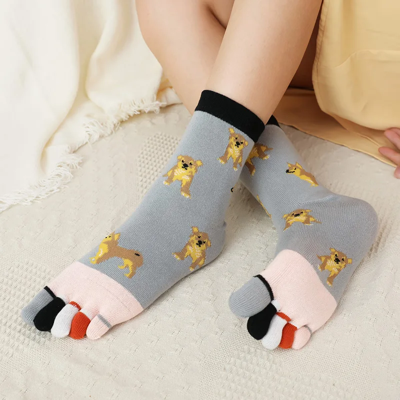 

Women Cartoon Dog Socks 100 Cotton Female Five Finger Socks Mid tube Fashion Five Toe Socks Separate Toes Colorful Sox Girl Soks