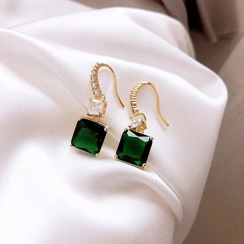 

2021 New Fashion Korean Green Crystal Square Pendant Earrings for Women Jewelry Wedding Party Sexy Girl Unusual Luxury Earrings