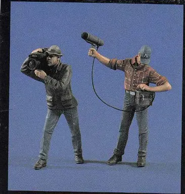 1:35 Scale World War II 2 Reporters Miniatures Scene Modelling Unpainted DIY Assembling WW2 Static Figure Resin Model Kits | Игрушки и