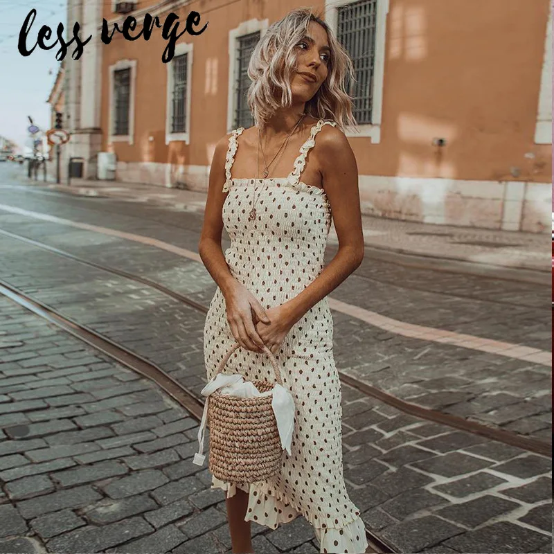 Lessverge в горошек белое с оборками винтажное платье женское вырезом лодочкой
