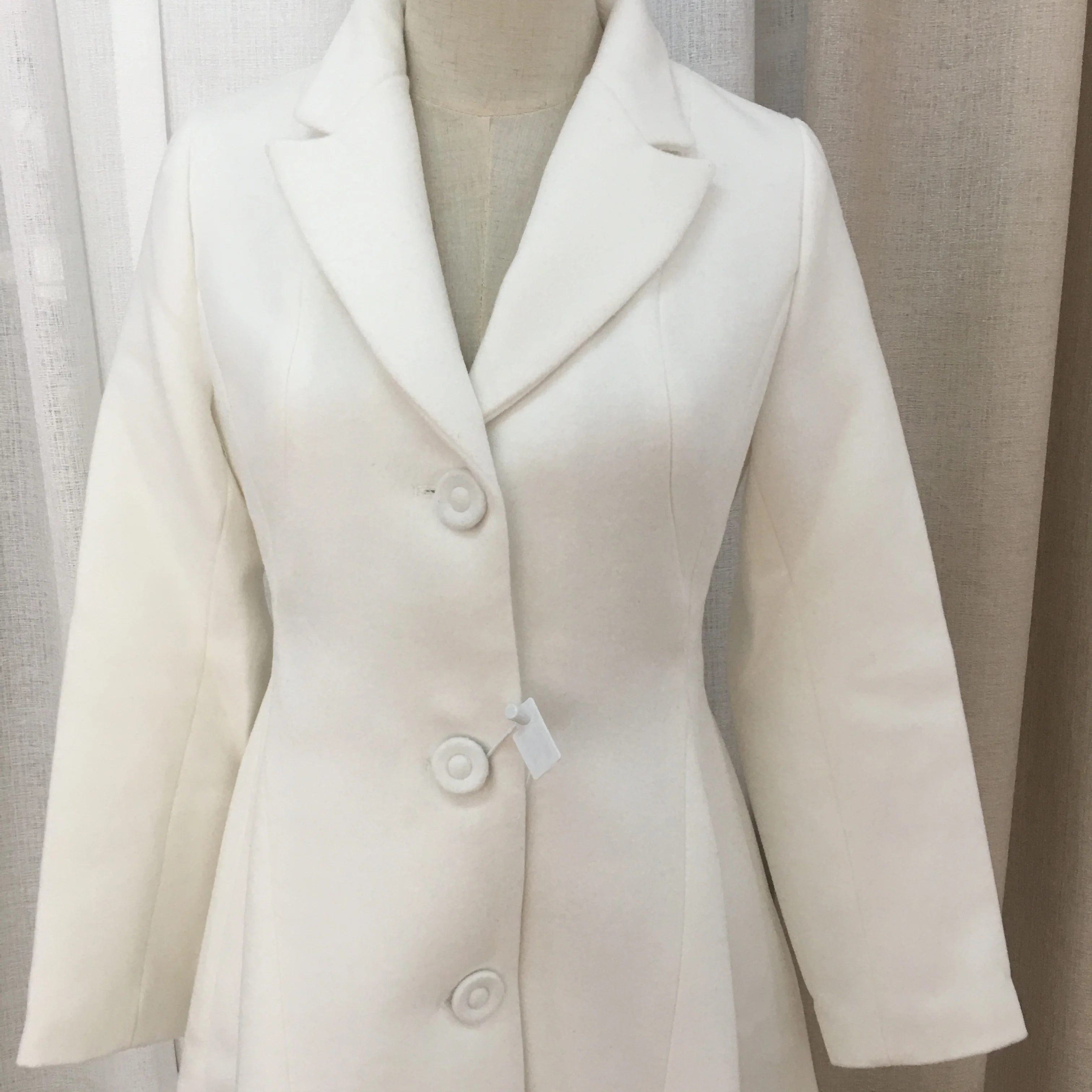 Женское длинное шерстяное пальто Белое Облегающее однобортное из смешанной