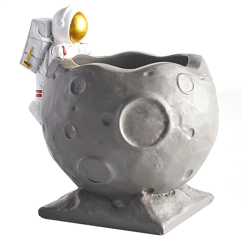 

Nordic Figurine Astronaut Ornament Resin Crafts Pen Holder Home Decoration Accessories Writing Desk Bedroom Home Decor