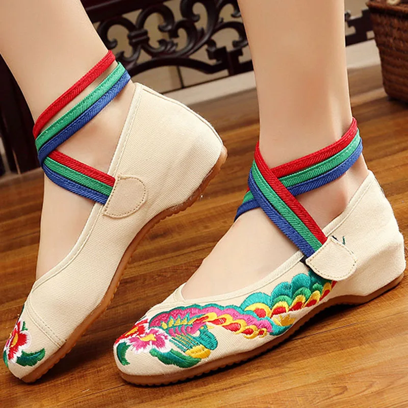 Туфли женские тканевые с вышивкой удобная повседневная обувь в китайском стиле