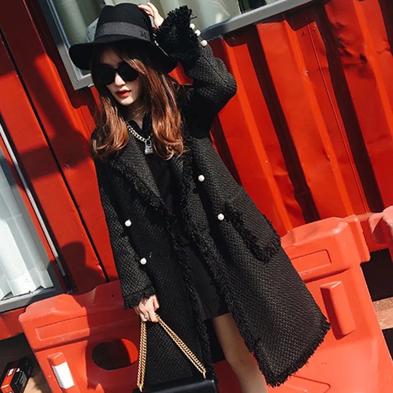 

Woolen jacket Black/white autumn/winter women's jacket tweed two-color pearl buckle fringed side small fragrance in the long coa