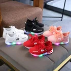 Модные дышащие детские кроссовки со светодиодной подсветкой, светящиеся сетчатые тканевые кроссовки для детей, Спортивная Обувь На Шнуровке Для девочек и мальчиков, повседневная обувь