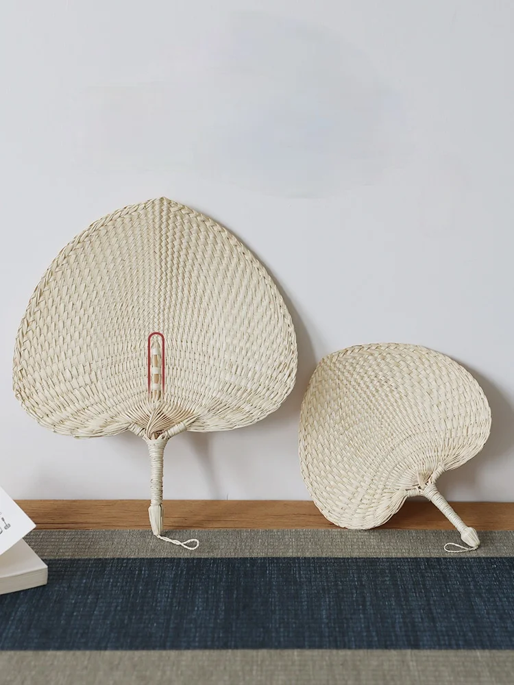 

CX Straw Fan Handmade Cast Leaves Fan Hand-Cranked Cool Mosquito Repellent Old-Fashioned Palm-Leaf Fan