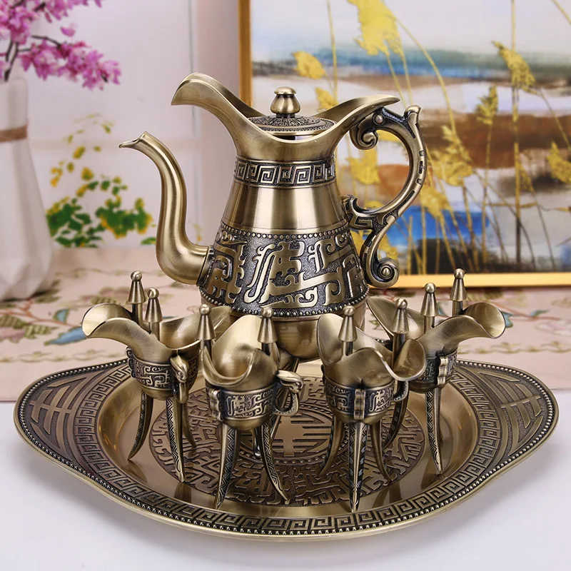 

Chinese style high-end antique bronze jujube wine bottle metal classical royal noble drinker wine glass wine set hip flask