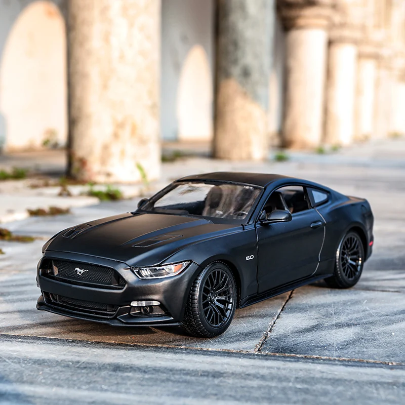 Спортивный автомобиль Maisto 1:18 Ford Mustang модель ретро автомобиля из сплава