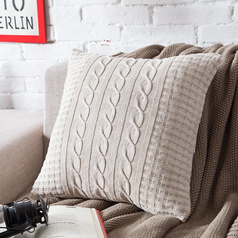 Вязаный чехол для подушки однотонный цвета слоновой кости серого розового