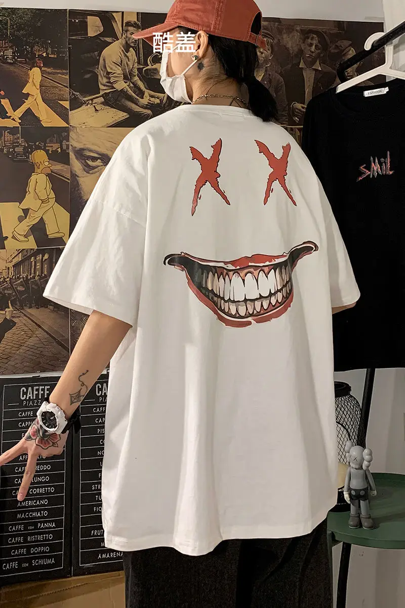 

The New Harajuku Personality Of Summer Hip-hop Streetwear Print Short Sleeve T-shirt Men Loose Large Sports Tops Fashion T Shirt