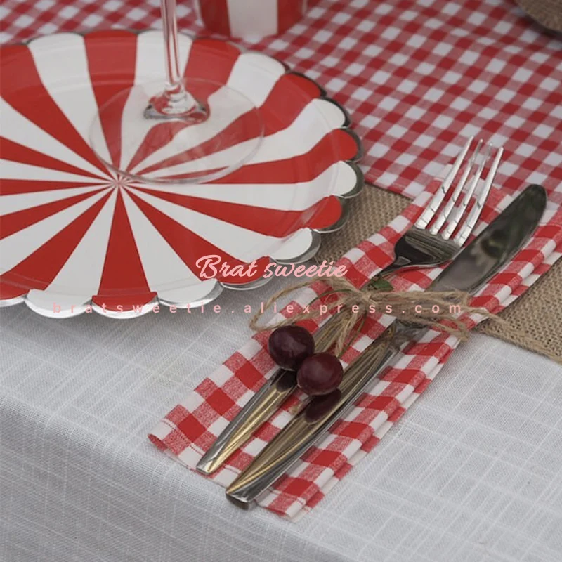 США День Независимости красные бумажные тарелки в полоску чашки июля четвертое