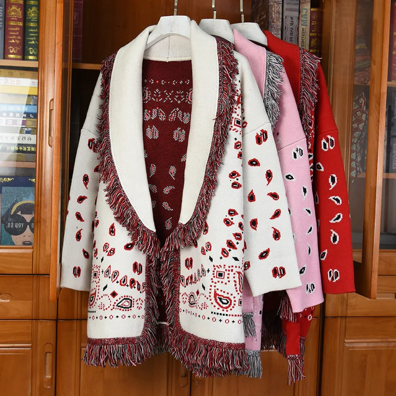 

Женская трикотажная кофта с вышивкой, свободного покроя