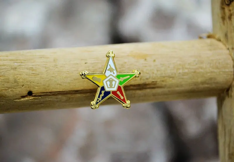 Масонская эмблема на брошь металлический штырь отворотом с эмблемой масонство