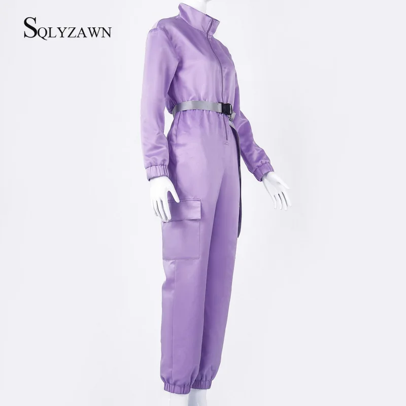 Женский атласный комбинезон с карманами повседневный фиолетового цвета