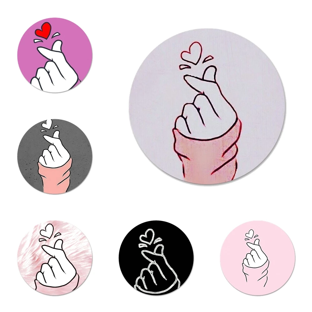 

Значки с надписью «Love on the finger», 58 мм