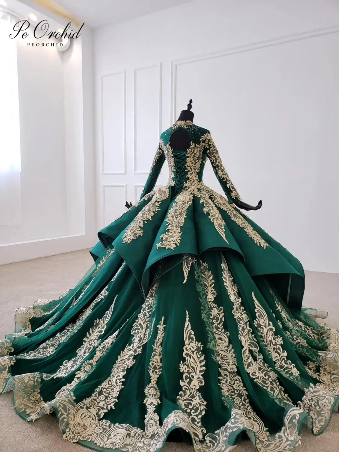 PEORCHID Green Muslim Evening Dresses Gold Lace Applique Women o-neck Long Sleeves Formal Gown 2020 Robe Dubai Soiree