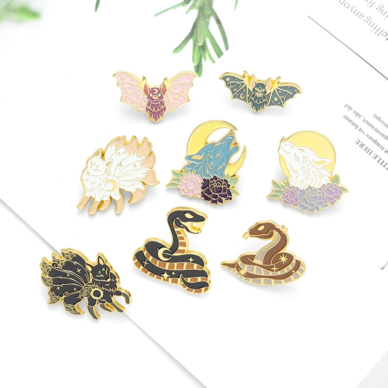 

Animal Starry Enamel Pin Fox Bat Wolf Snake Brooches for Women Fashion Gothic Lapel Pin Metal Badge Jewelry Gift 2021 Wholesale