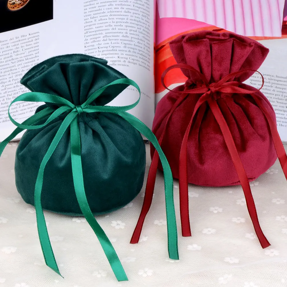 

5pcs/lot 13x15cm Velvet Yarn Wedding Gift Bags Europe Chocolate Candy Package Bag Velvet Drawstring Jewelry Packaging Pouches