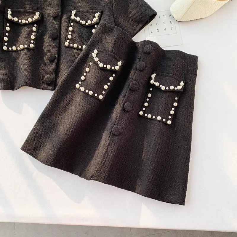 Модный женский костюм из двух предметов однобортный укороченный топ и мини юбка