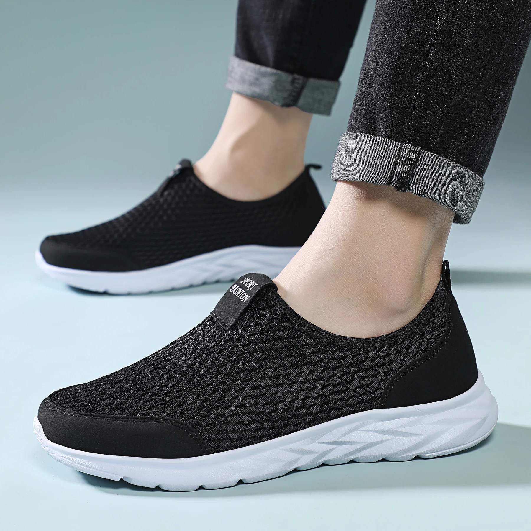 

BLWBYL Mesh Men Casual Shoes Summer Breathable Sneakers Men Couples Outdoor Walking Shoes Comforable Slip-On Mens Loafers Plus