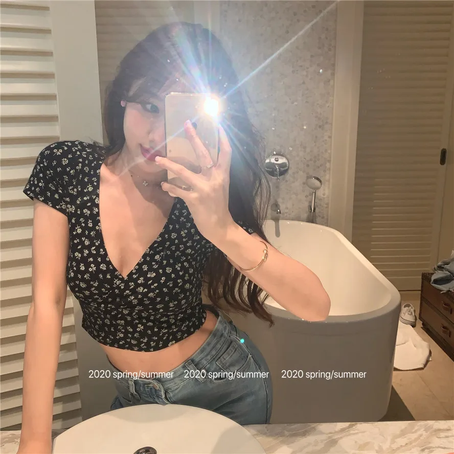 

Sexy V-neck Short-Sleeved T-shirt Women's Clothing 2021 New Trendy Spring Short Summer Floral Top Slim Fit Inner Wear Bottoming