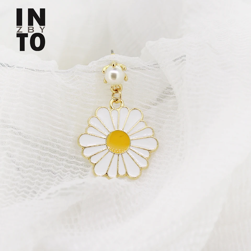 В эмалевые эпоксидные белые серьги-Маргаритки элегантные маленькие жемчужные