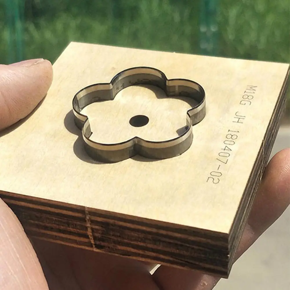 Японское стальное лезвие штампованный стальной дырокол Цветочный Коврик для