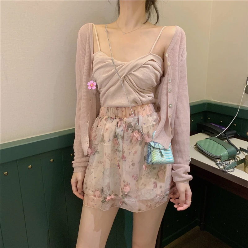 Женская одежда короткий топ на бретельках с V образным вырезом + свитер юбка