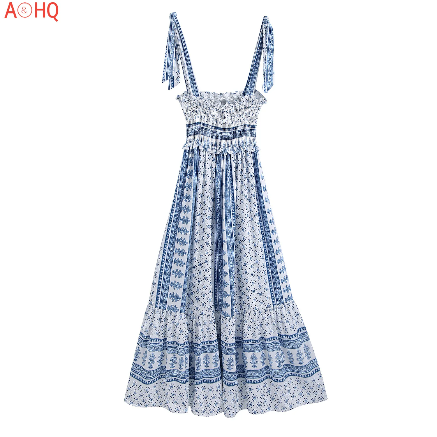 

Летнее платье на тонких лямках с принтом в виде деревянных ушей