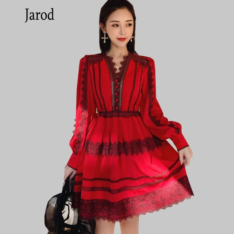 Женское кружевное мини платье модельное привлекательное лоскутное с V образным