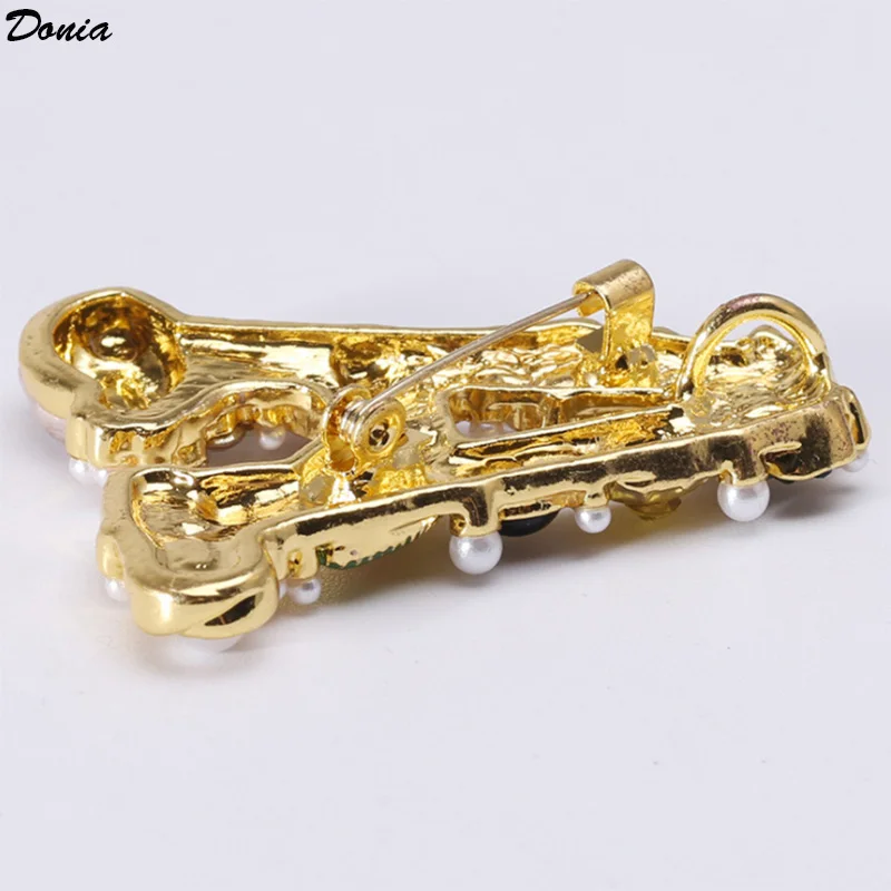 

Donia jewelry New Korean retro Pearl letter A brooch luxury fashion accessories pin collar pin pendant dual-use