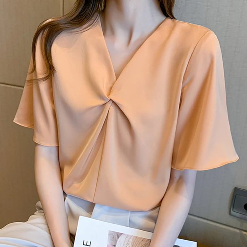 

LJSXLS 2021 Summer White Chiffon Folds Pullover Shirts Women Solid Loose Fashion V-Neck Short Sleeve Female Blouses Top Femme