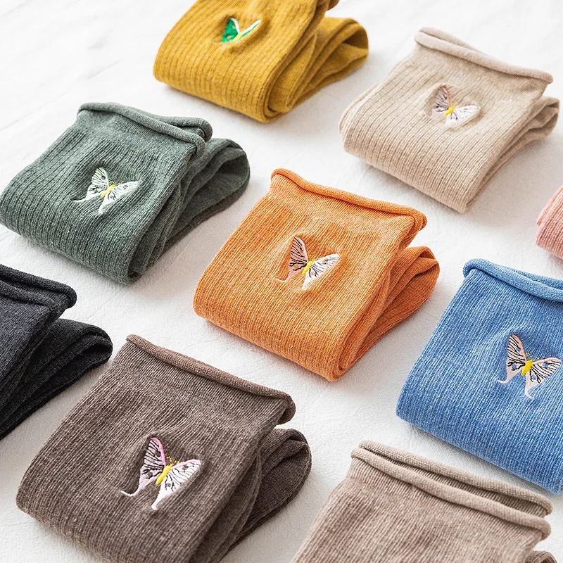 

Носки женские хлопковые с вышивкой бабочки, модные смешные мягкие для девушек в стиле Харадзюку, в студенческом стиле, с веселым рисунком