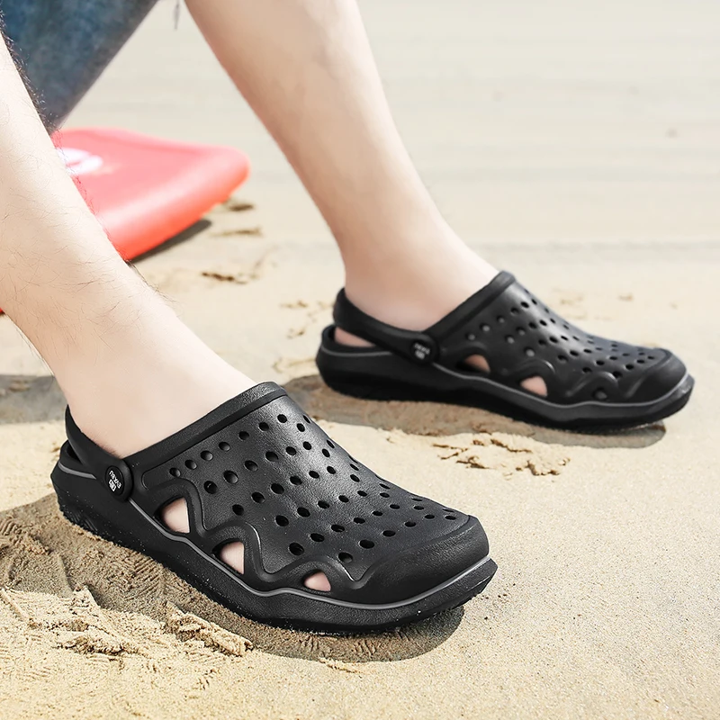 

2021 Summer Outdoor Men's Clogs Breathable Beach Sandals Man Garden EVA Clogs for Women Ladies Slides Female Slippers Casual