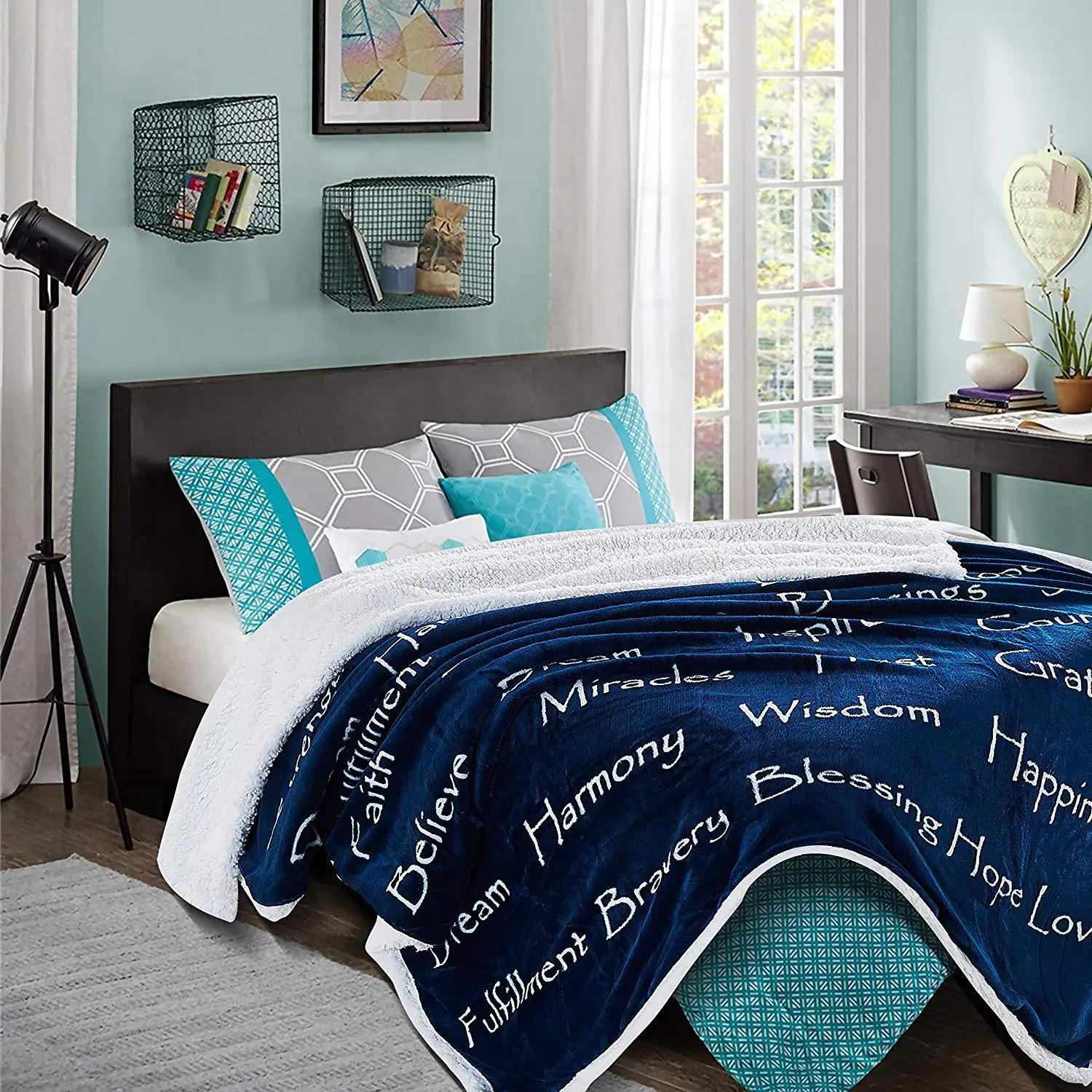 

Soft and Comfortable Warm Blanket Winter Pure Color Simple Stripe Blanket Gift for Family Friends and Lovers Quilt Home Textile