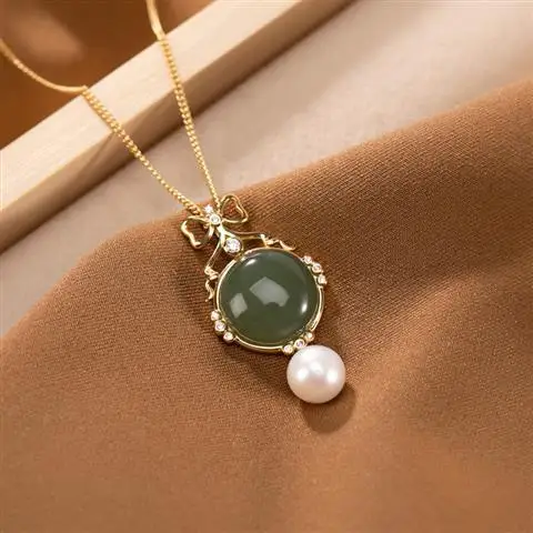 

Original S925 Sterling Silver Gilding Inlaid Hetian Jade Gray Jade Creative Upscale Personality Safety Buckle Pendant Clavicle