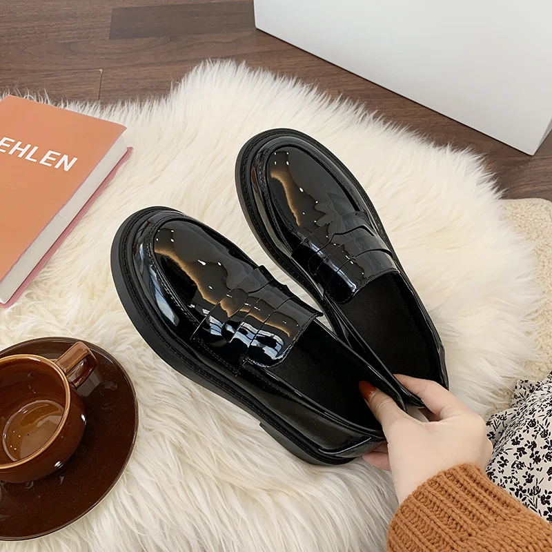 

Women Shoes Autumn Round Toe Female Footwear Loafers With Fur Black Flats Oxfords British Style Soft Shallow Mouth Casual Sneake
