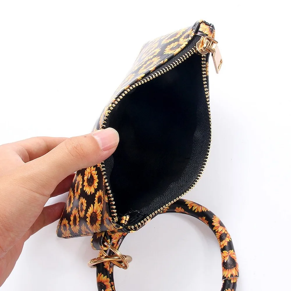 

Fashion Leopard Print PU Leather Tassel Pendant Bracelet Ladies Leather Keychain Bracelet Wallet Mobile Phone Bag Hand Satchel