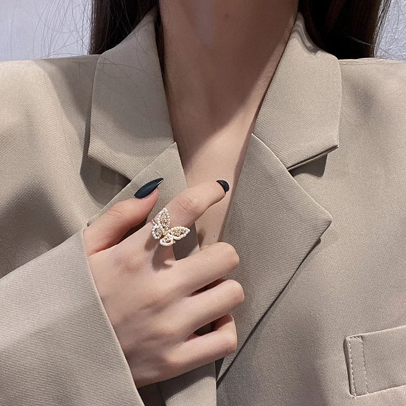 

2021 New Rings For Women Butterfly Ring Vintage Fashion Personality High Sense Ring Pearl Tail Wedding Engagement Ring Jewelry